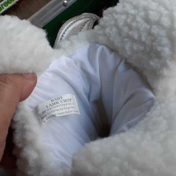 🎄 Lambchop by Sherri Lewis - puppet - Picture 3 of 3